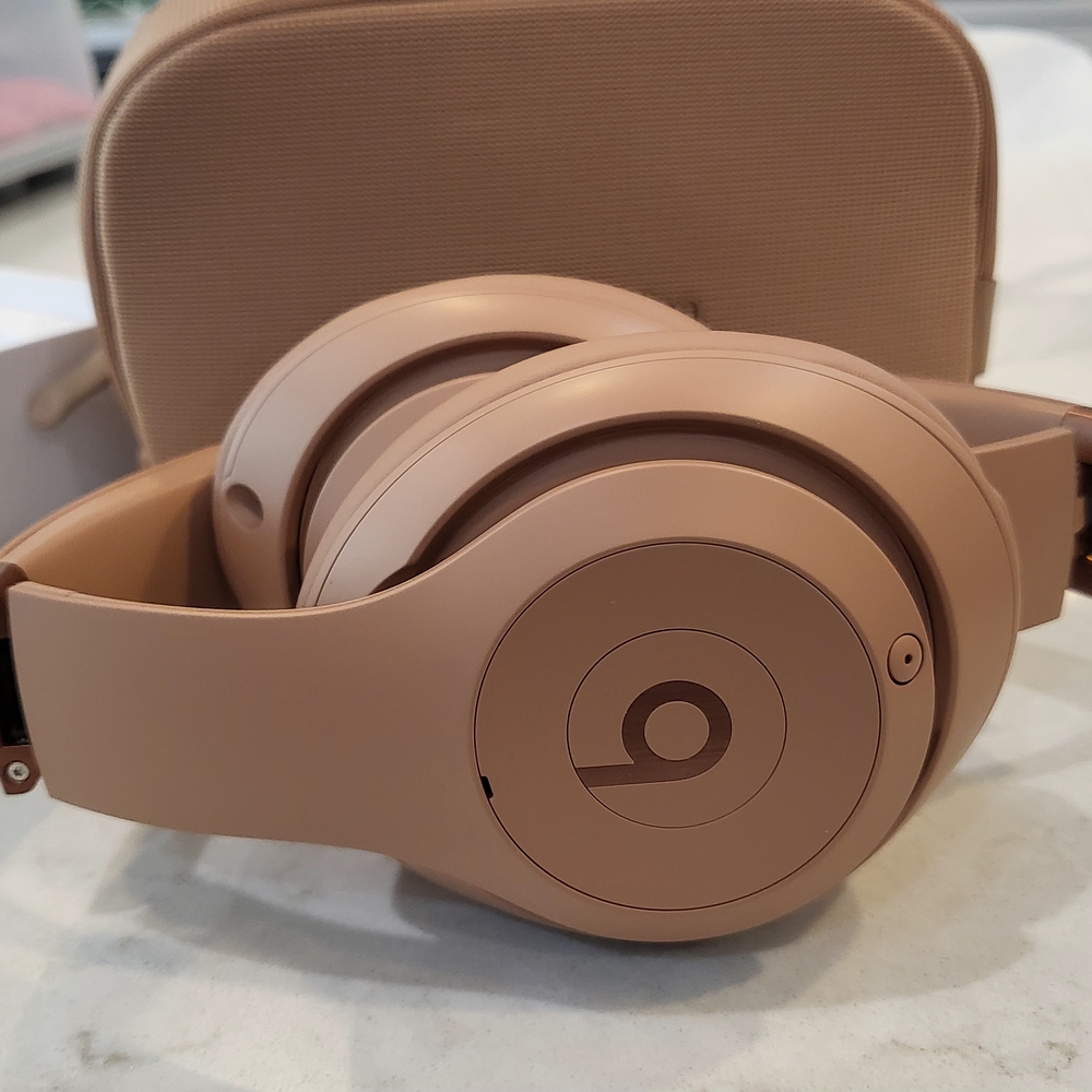 Beats by Dre Over-Ear Headphones in Dune - Kim Kardashian